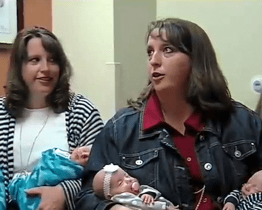 Identical Twin Sisters Both Struggled To Conceive, Got The Surprise Of Their Lives…