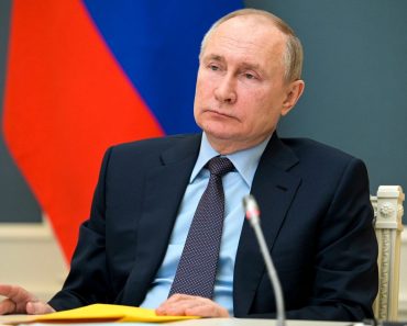 Vladimir Putin Signed Into Fake News Law That Would Punish Journalists Over War Reports